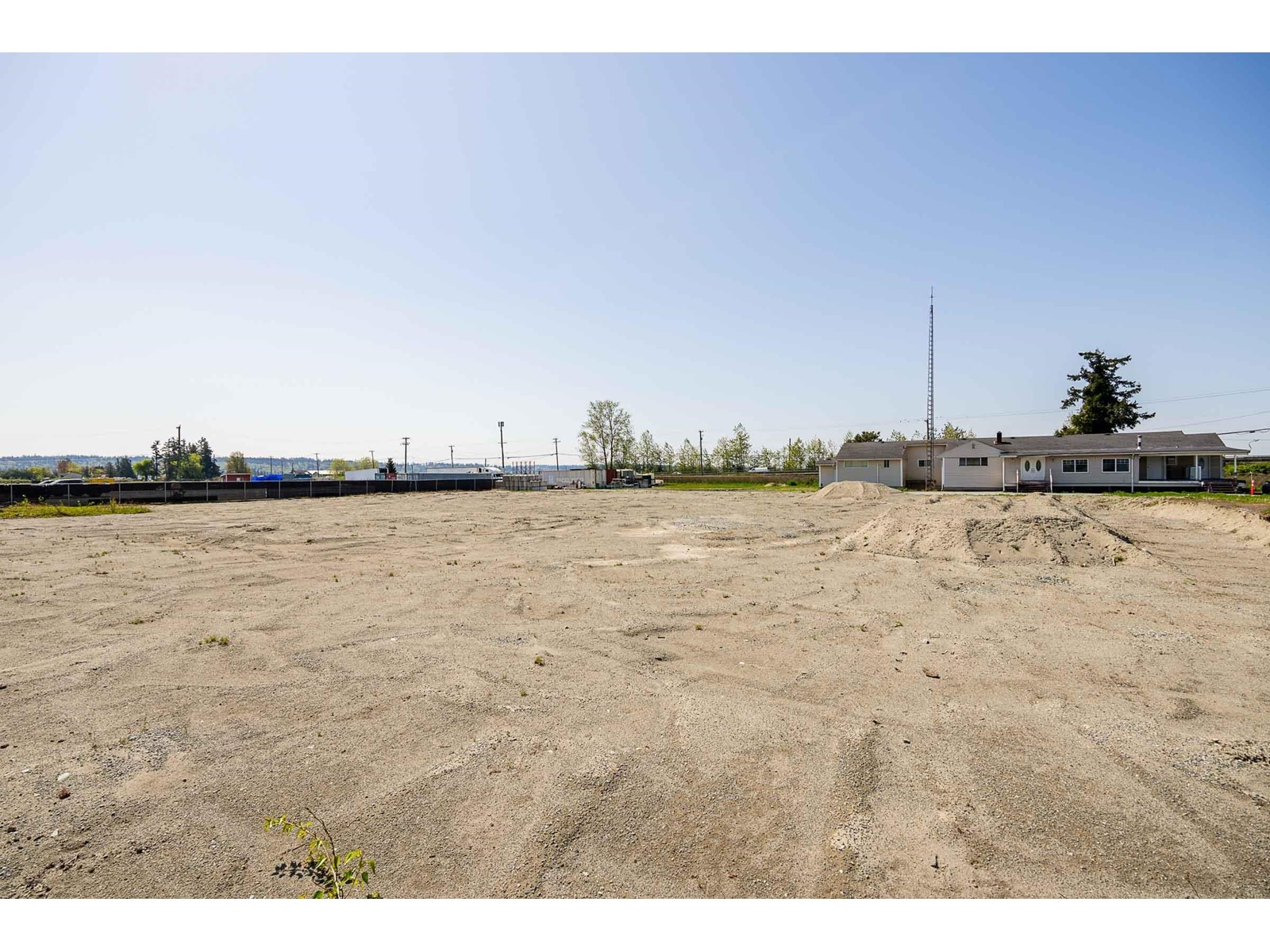4586 176 Street Property Photo 5