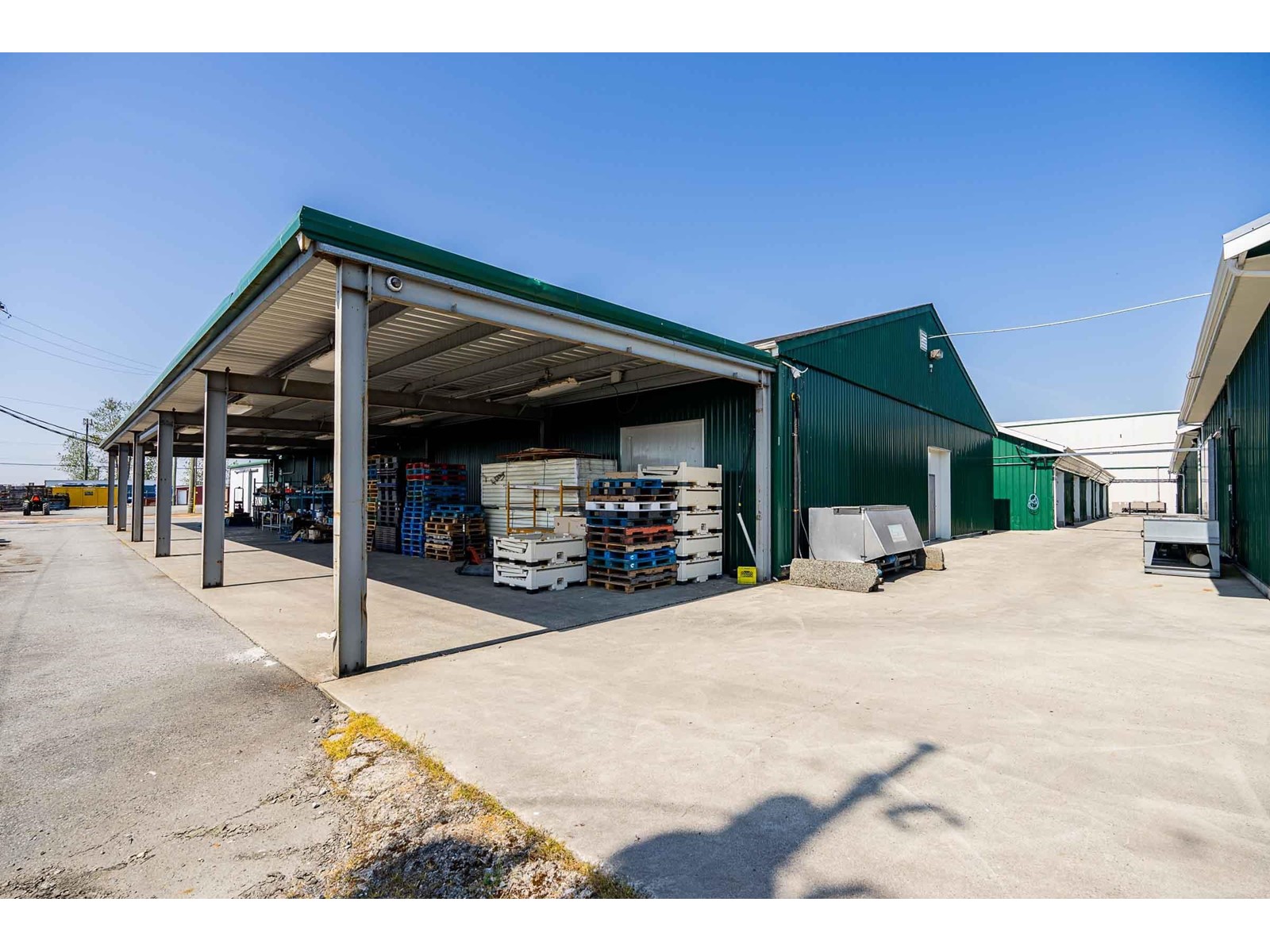 4586 176 Street Property Photo 20