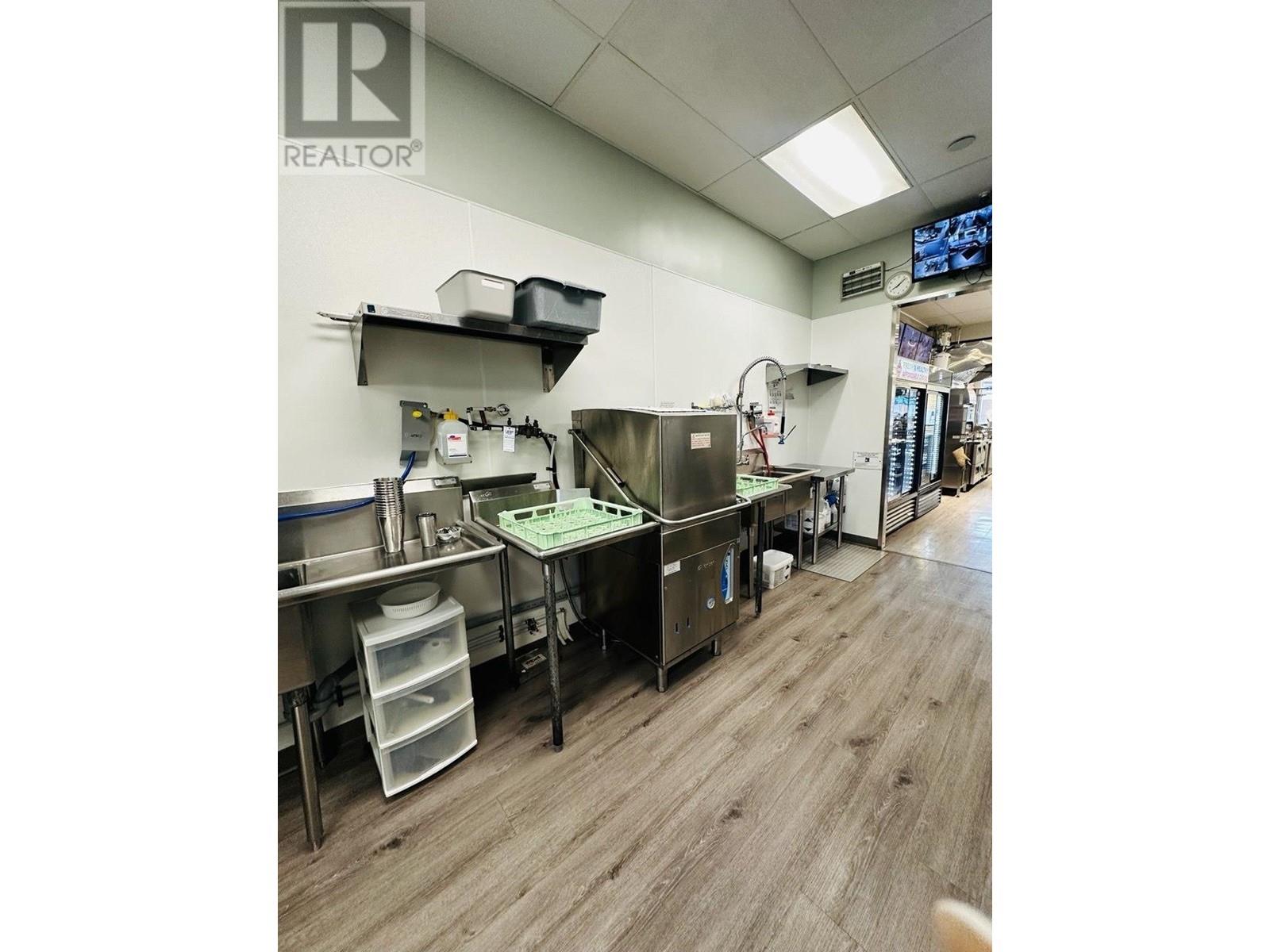 3209 W Broadway Property Photo 25