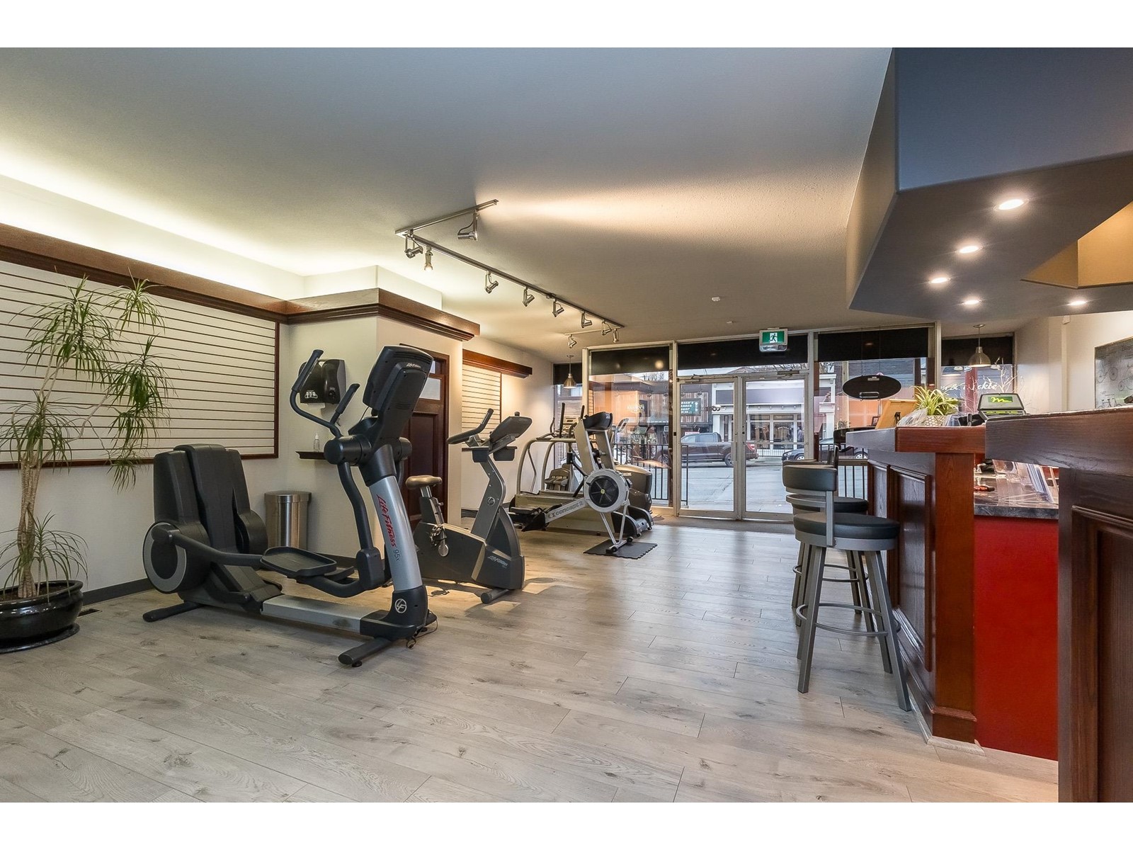 33725 Essendene Avenue Property Photo 11