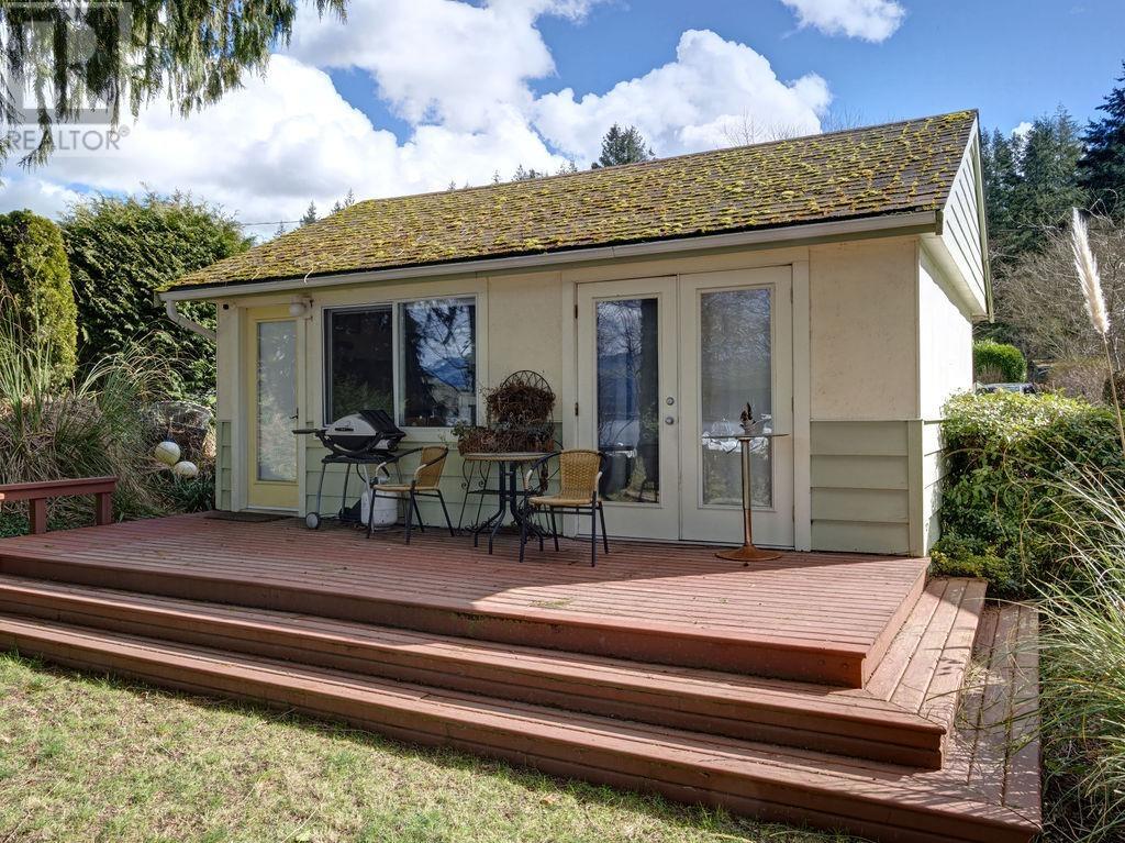 5535 Kontiki Road Property Photo 2