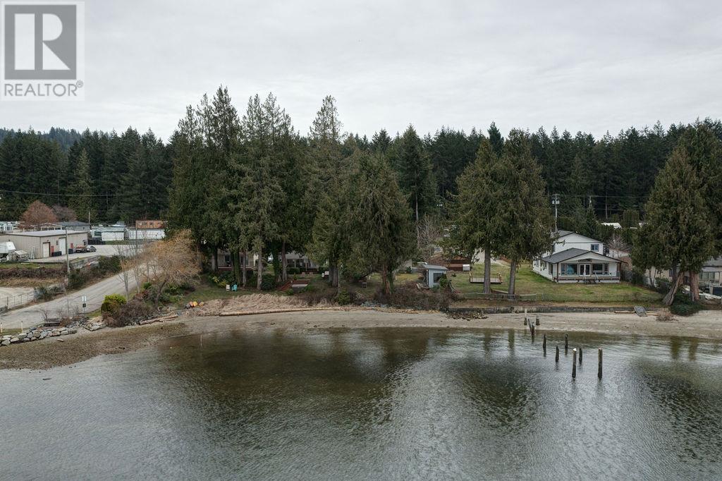 6003 Sechelt Inlet Road Property Photo 10