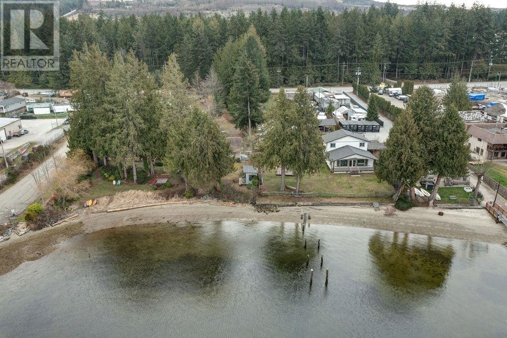6003 Sechelt Inlet Road Property Photo 13