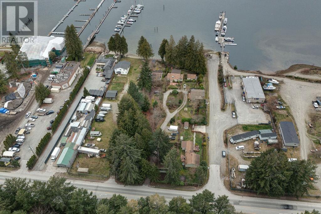 6003 Sechelt Inlet Road Property Photo 14