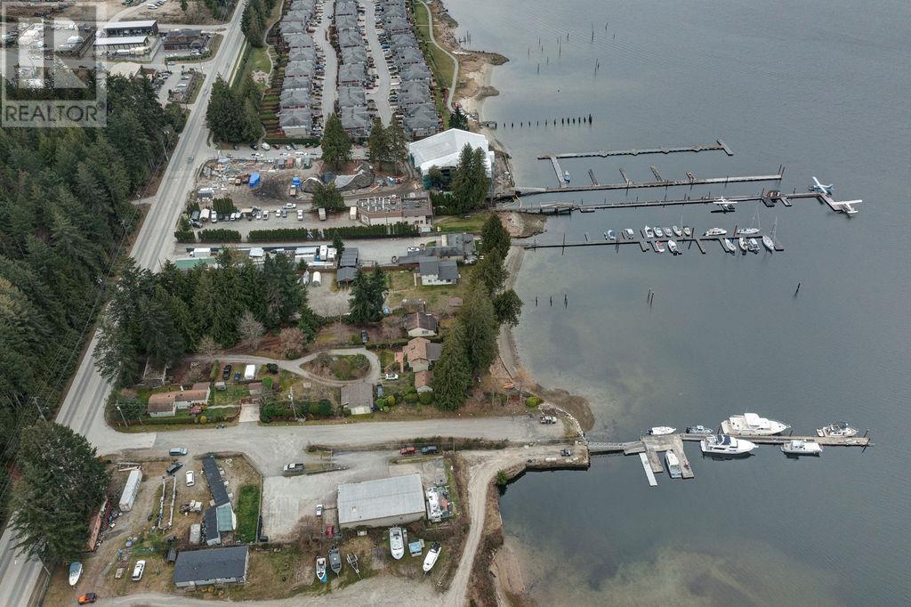 6003 Sechelt Inlet Road Property Photo 18