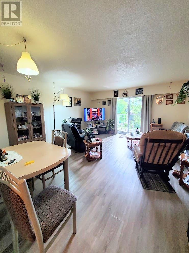 1595 Ingledew Street Property Photo 12