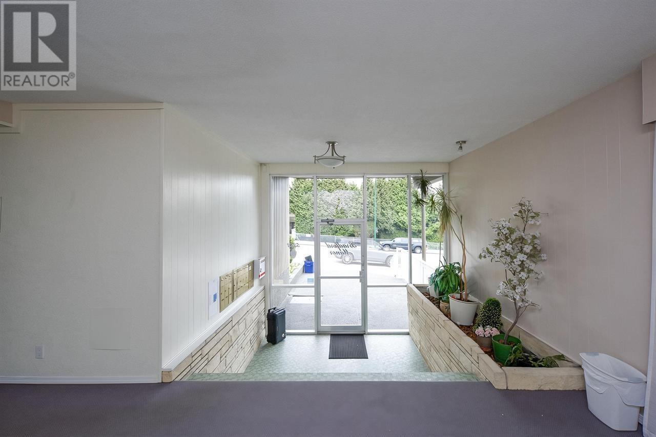 5353 Hastings Street Property Photo 3