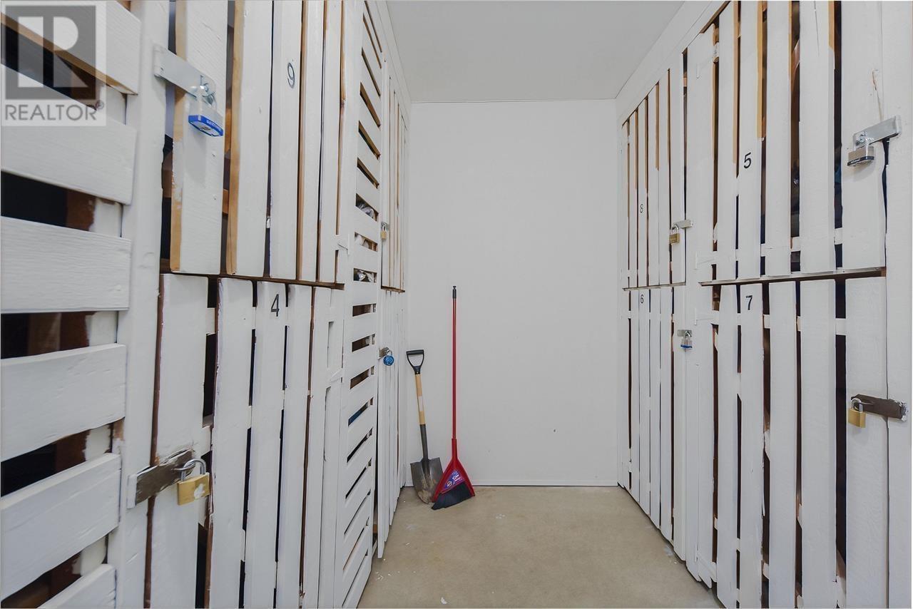 5353 Hastings Street Property Photo 7