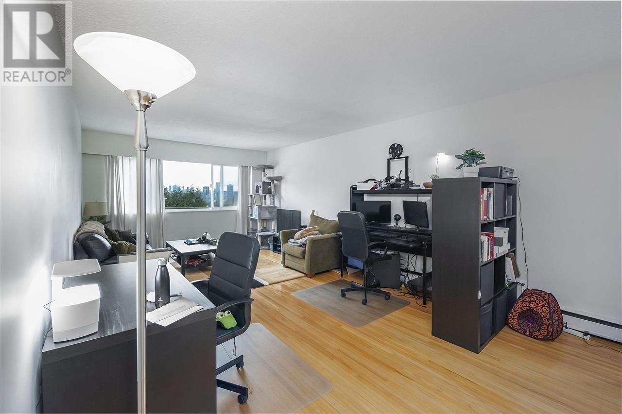 5353 Hastings Street Property Photo 9