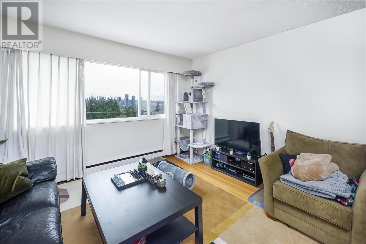 5353 Hastings Street Property Photo 12