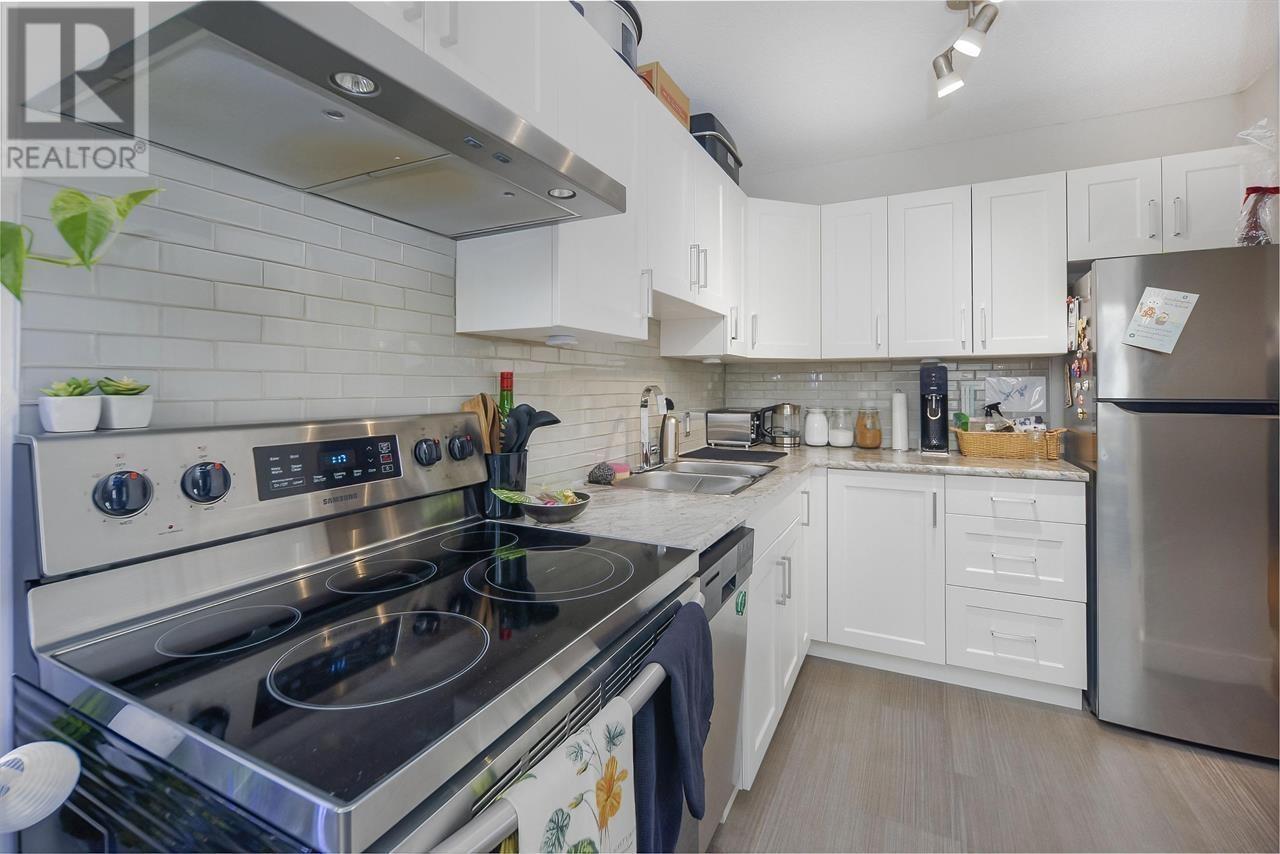 5353 Hastings Street Property Photo 14