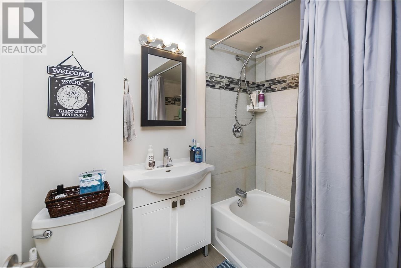 5353 Hastings Street Property Photo 18