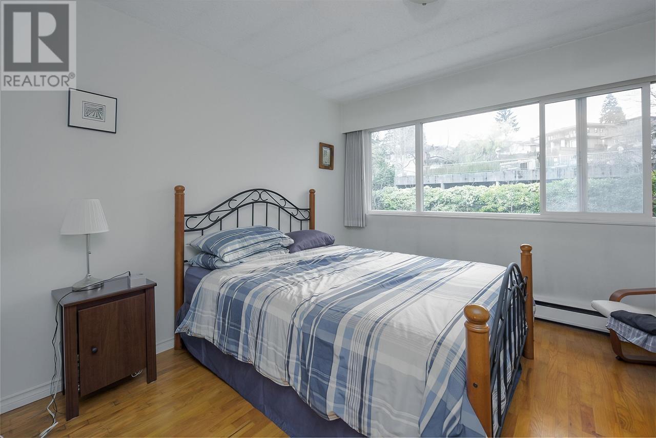 5353 Hastings Street Property Photo 19