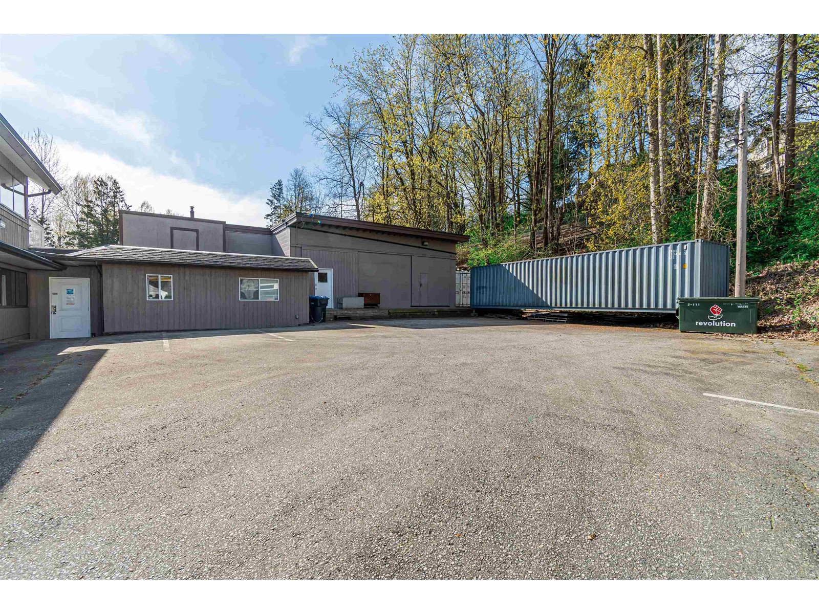 B 2265 W Railway Street Property Photo