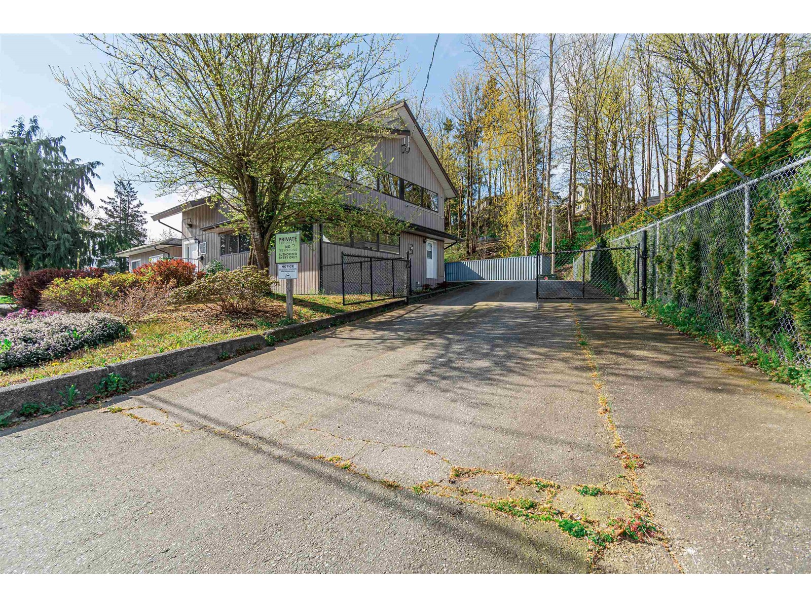 B 2265 W Railway Street Property Photo 4