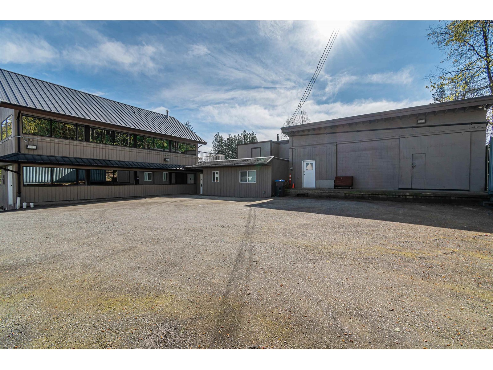 B 2265 W Railway Street Property Photo 8