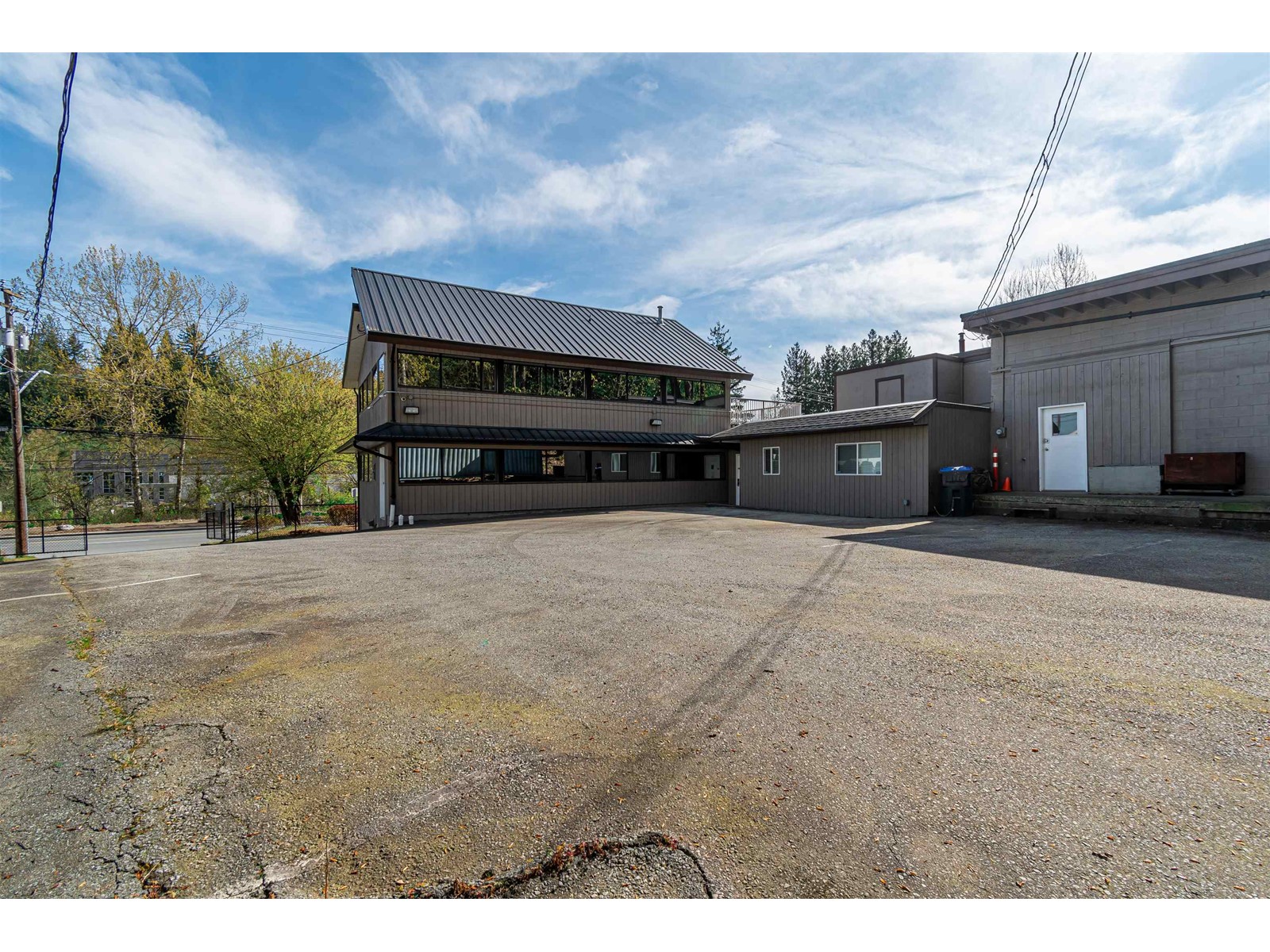 B 2265 W Railway Street Property Photo 9