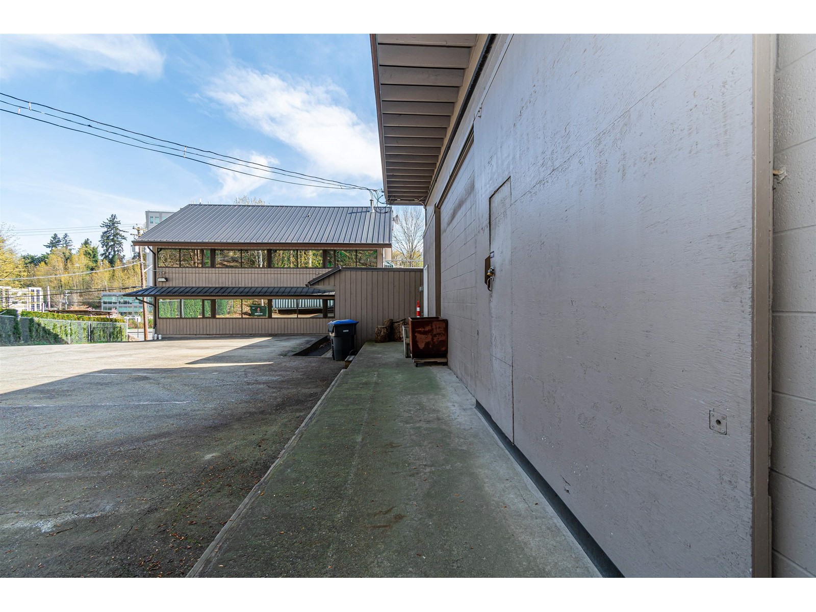 B 2265 W Railway Street Property Photo 12