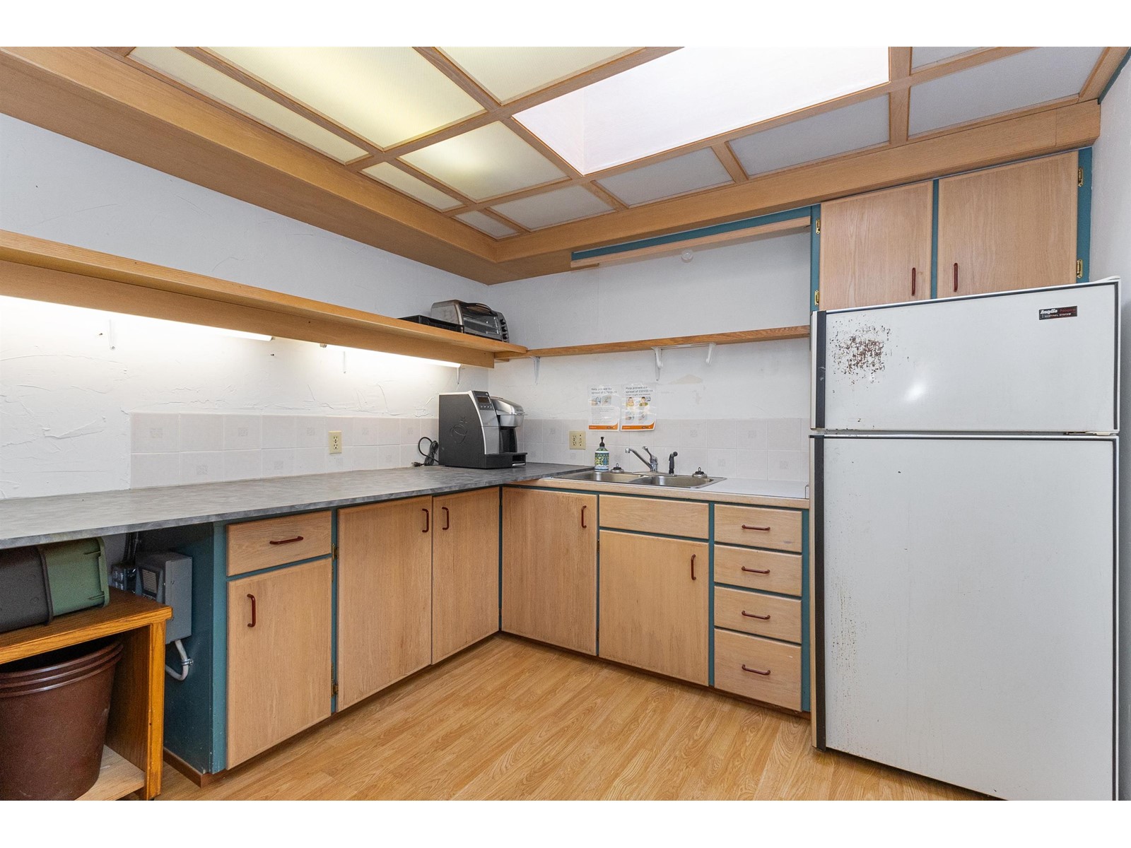 B 2265 W Railway Street Property Photo 18