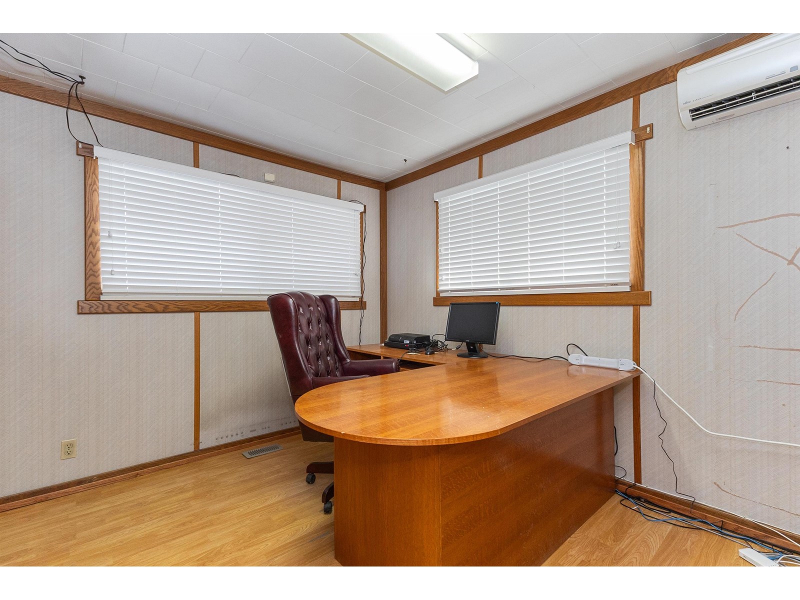 B 2265 W Railway Street Property Photo 21