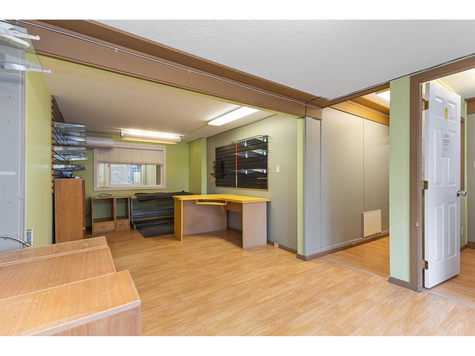 B 2265 W Railway Street Property Photo 23