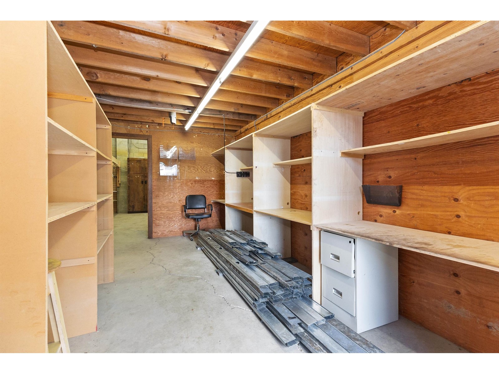 B 2265 W Railway Street Property Photo 29