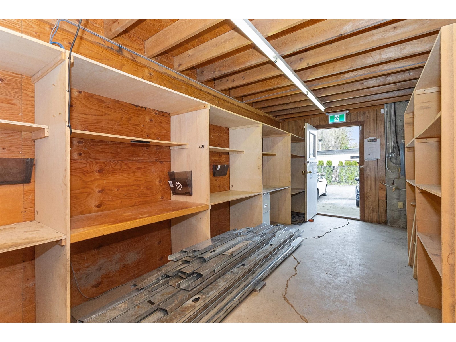 B 2265 W Railway Street Property Photo 30