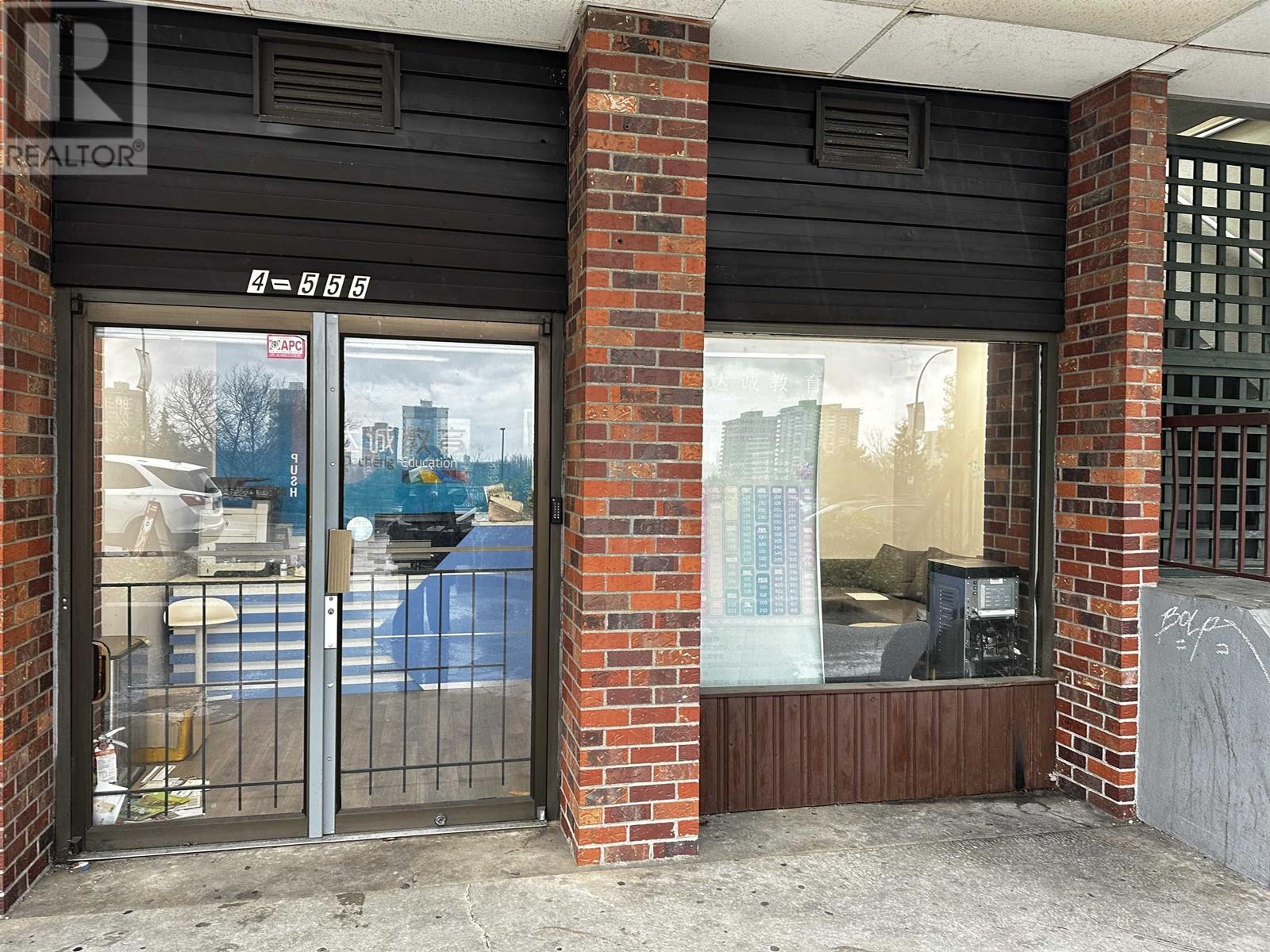 4 555 NORTH ROAD Property Photo 1