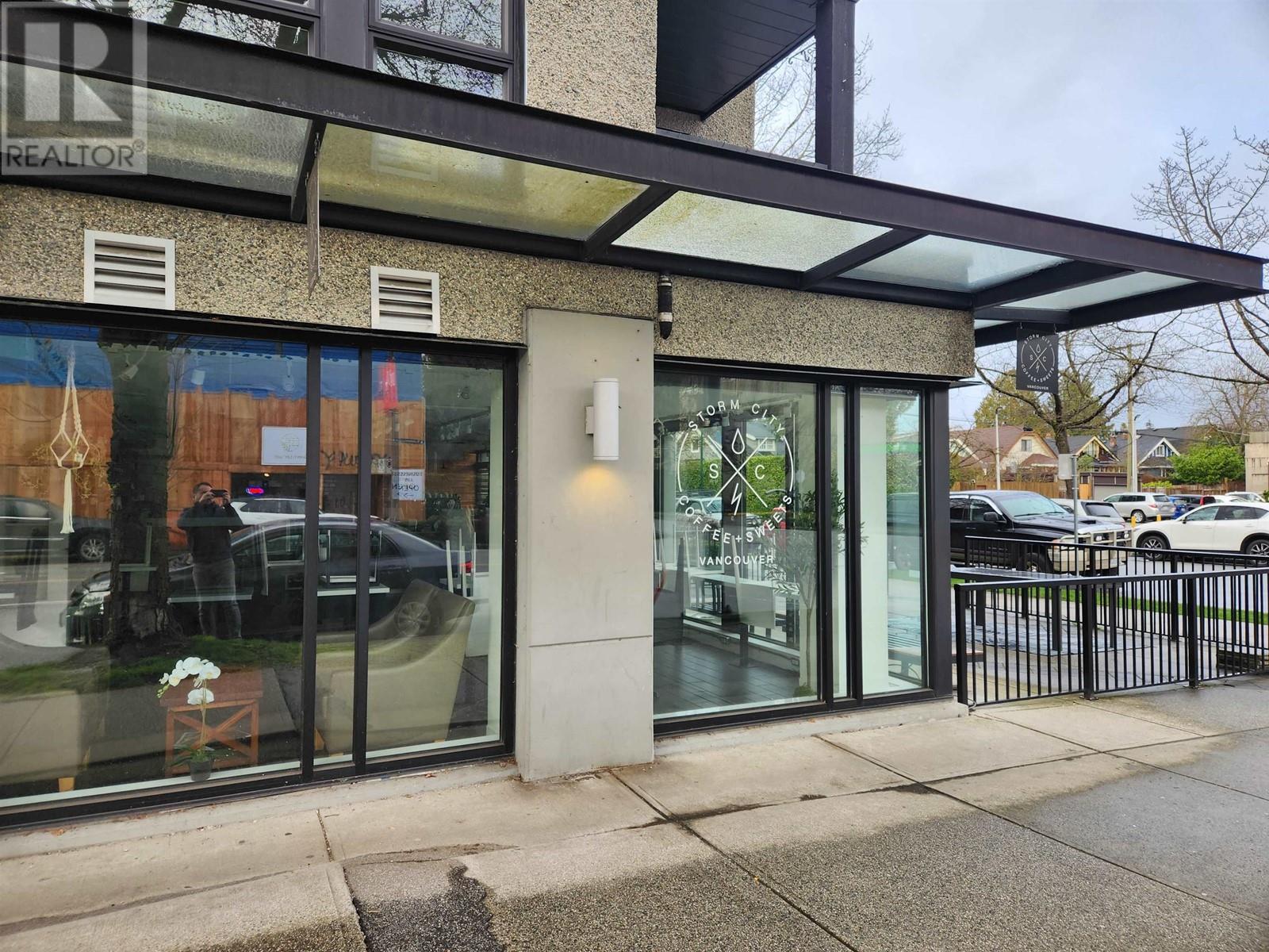 3403 W Broadway Property Photo
