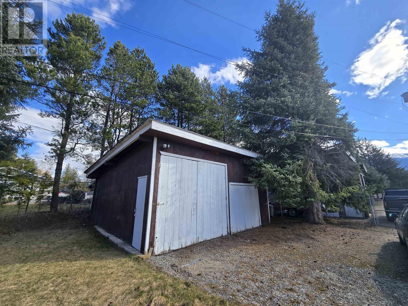 3330 River Drive Property Photo 8