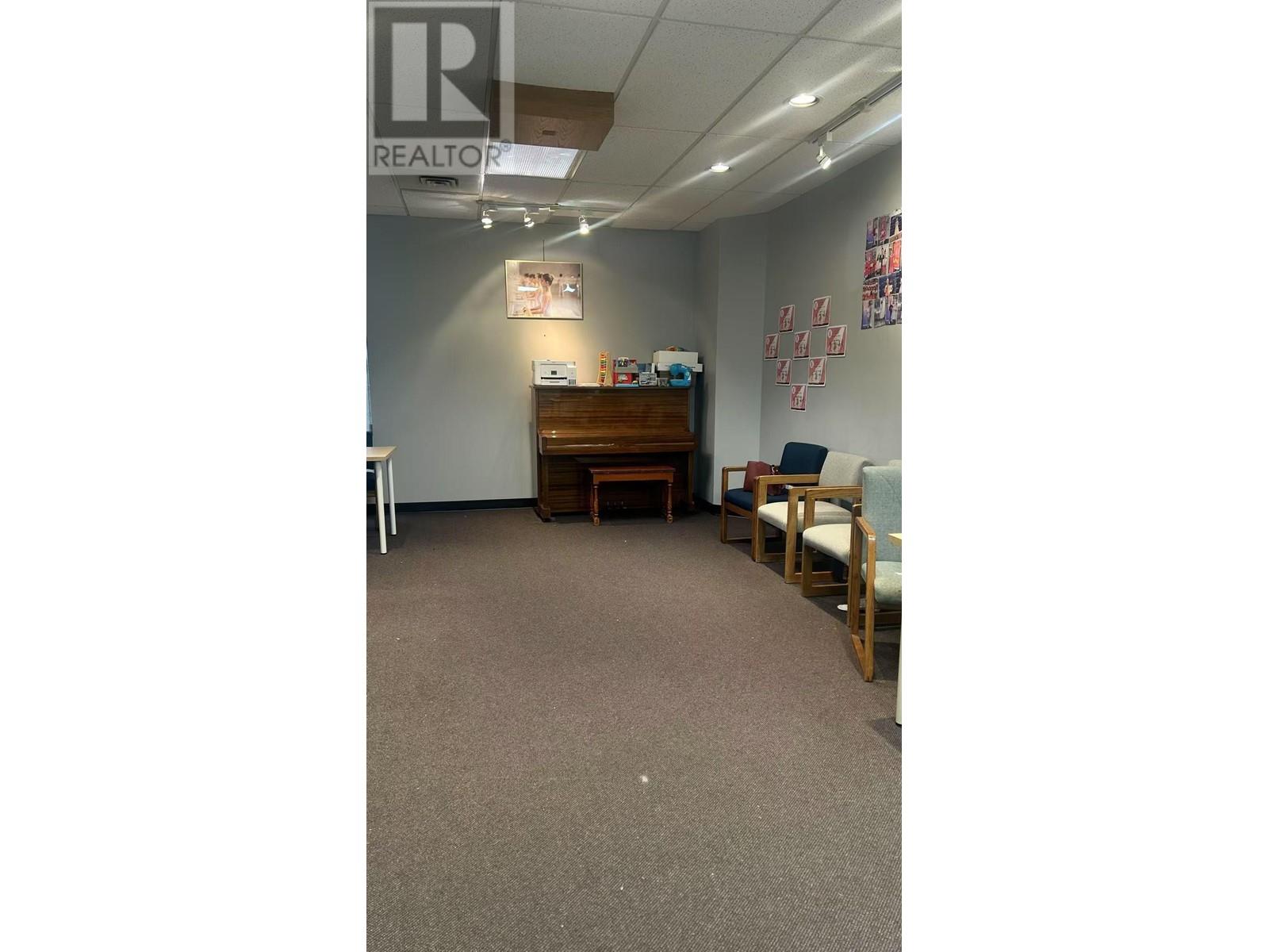 202 7857 6th Street Property Photo 1
