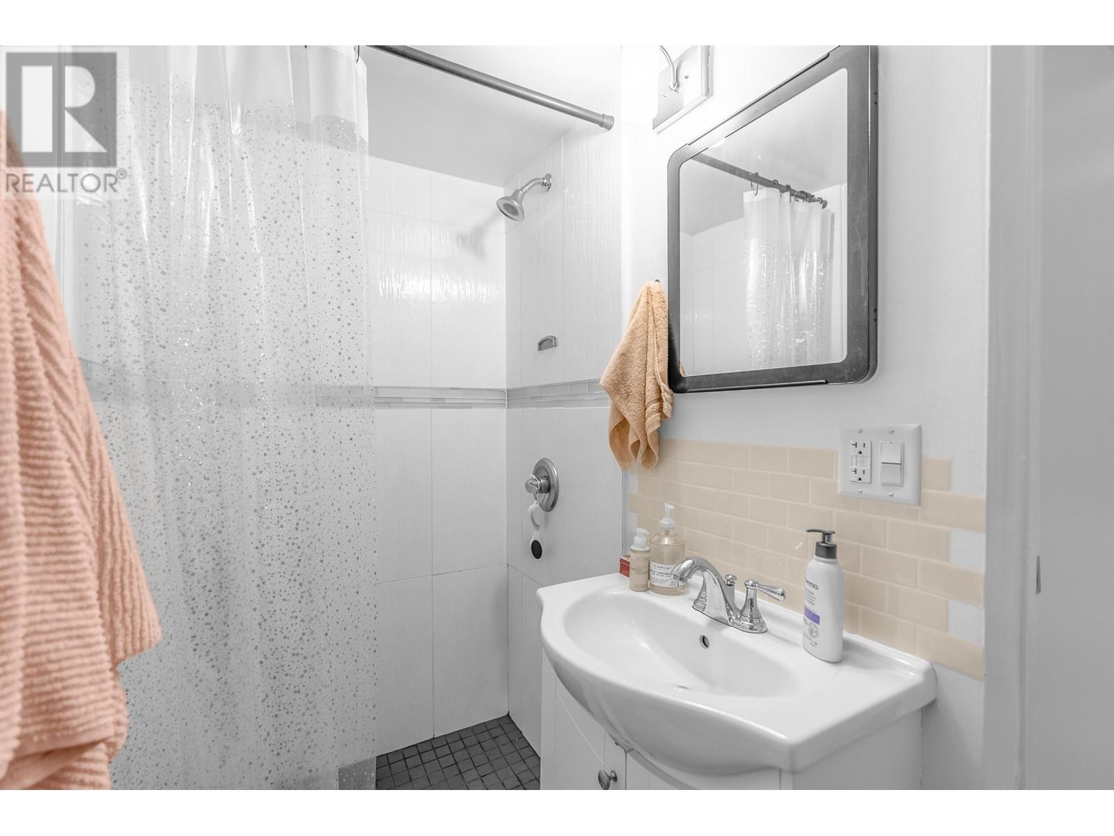 610 Salsbury Drive Property Photo 18