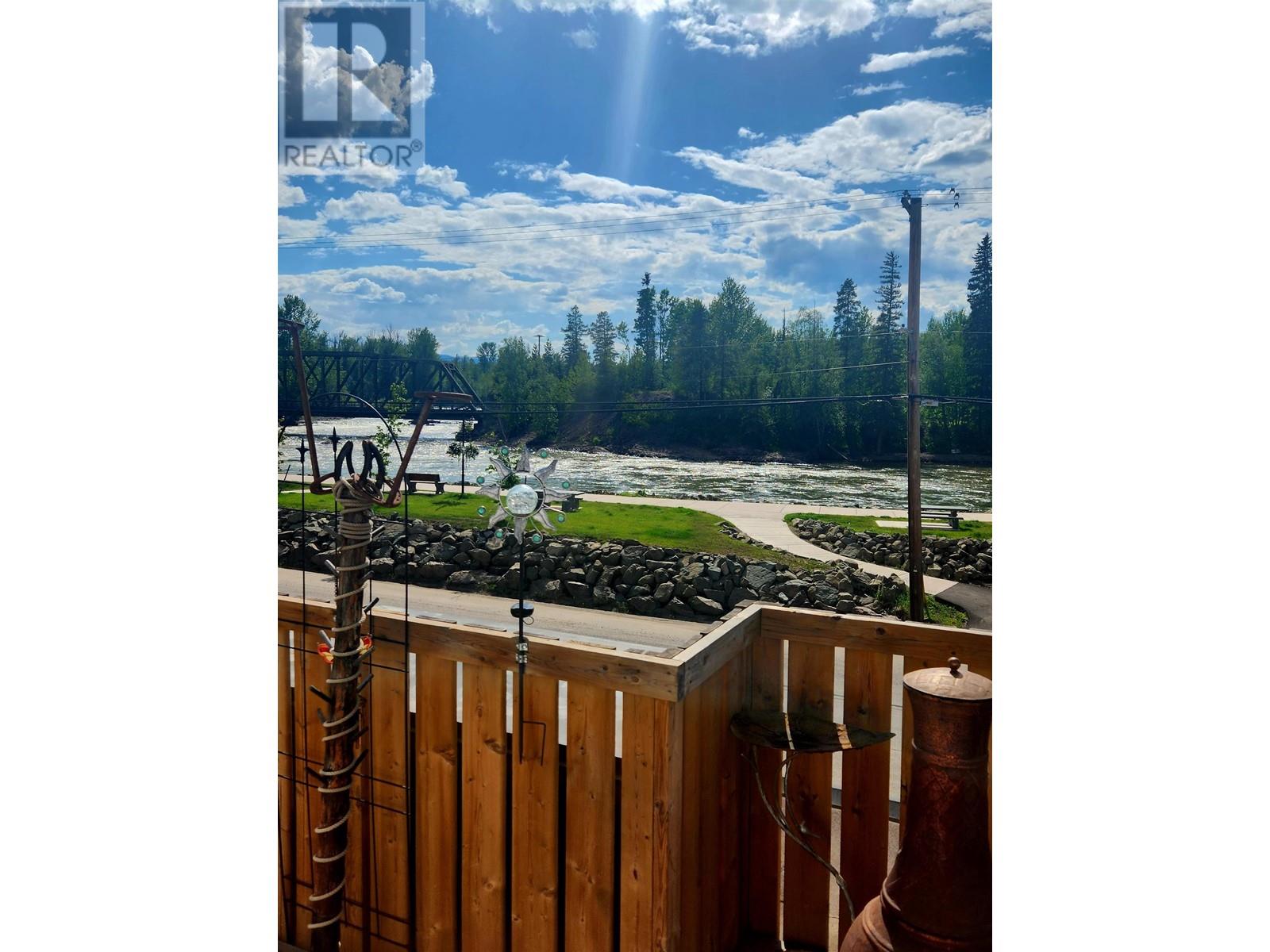 1709 Riverside Street Property Photo 3
