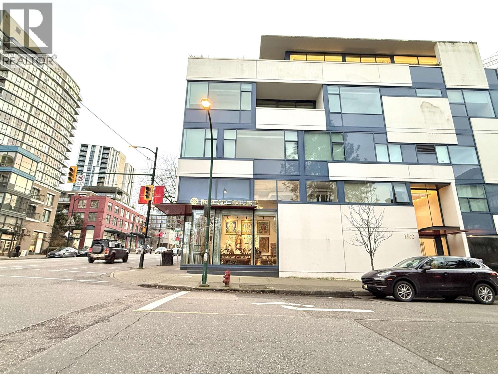 2203 Granville Street Property Photo 6