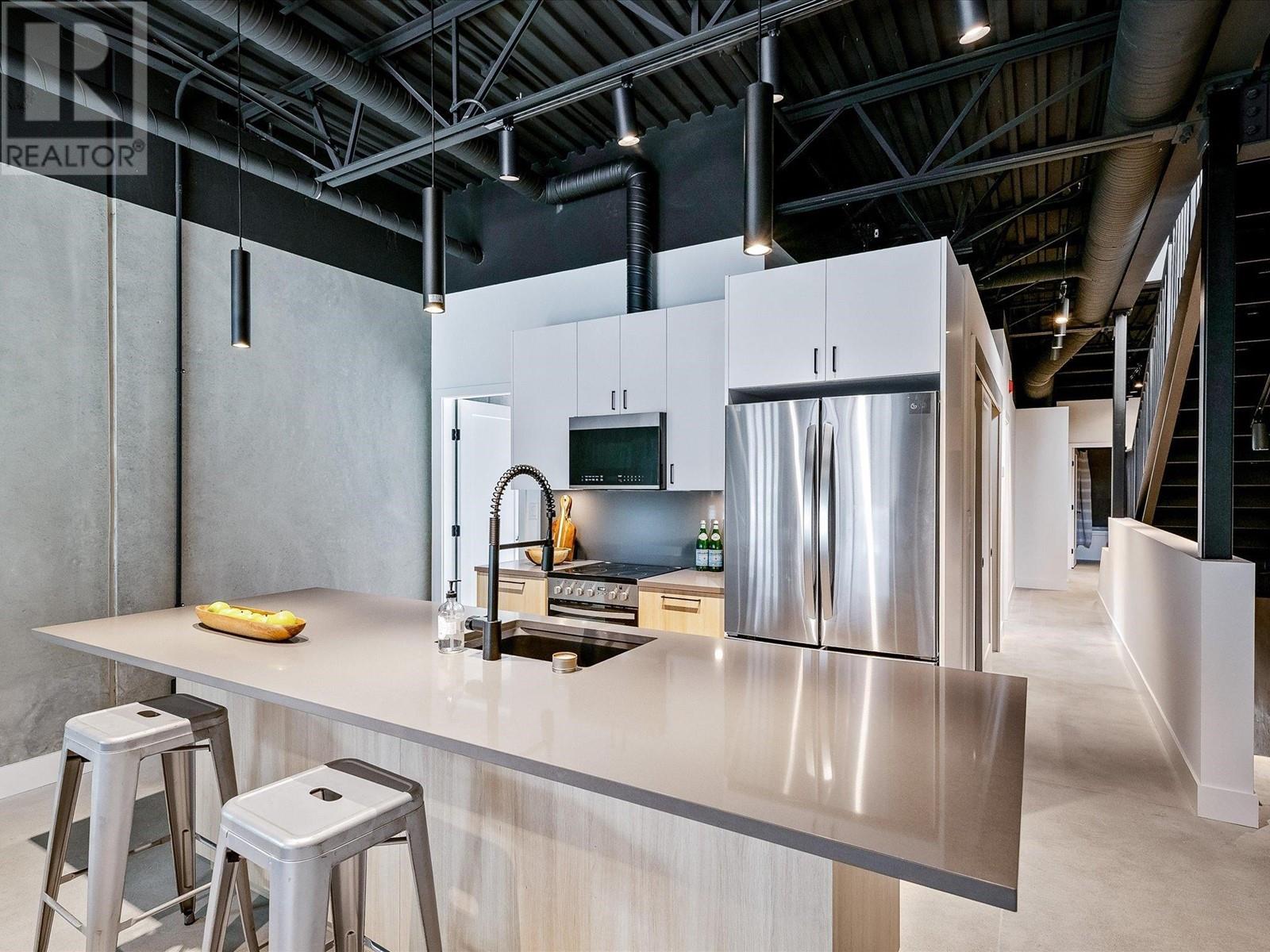 13 7342 Industrial Way Property Photo 3