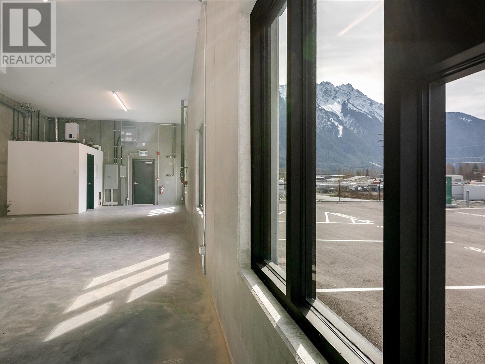 13 7342 Industrial Way Property Photo 28