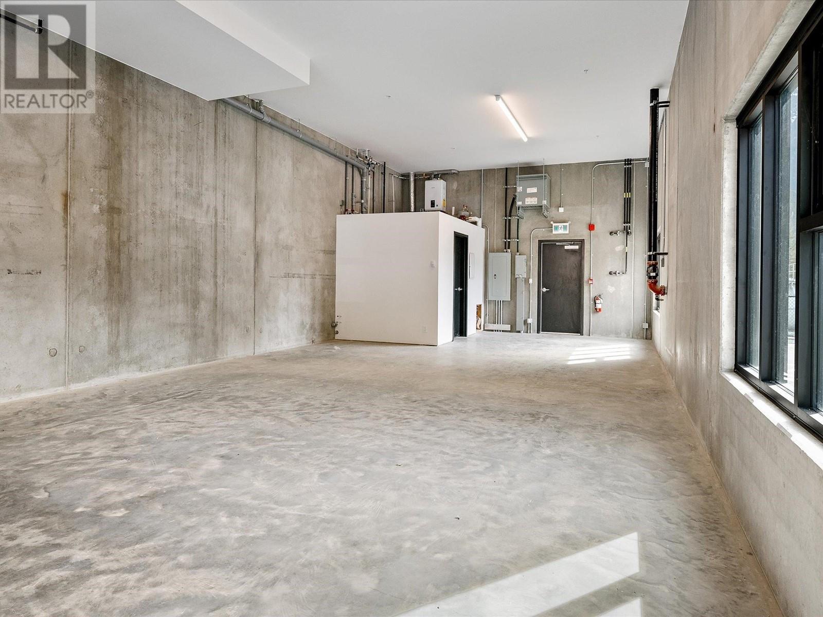 13 7342 Industrial Way Property Photo 29
