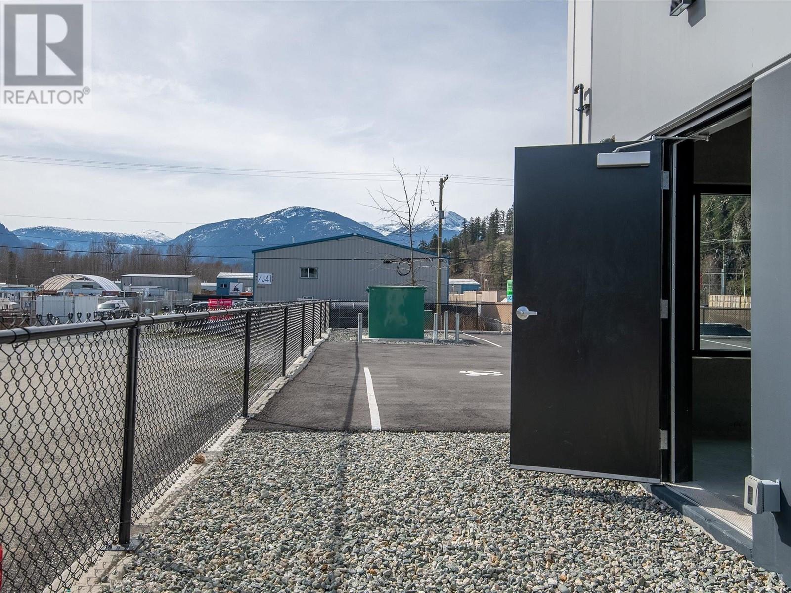 13 7342 Industrial Way Property Photo 32