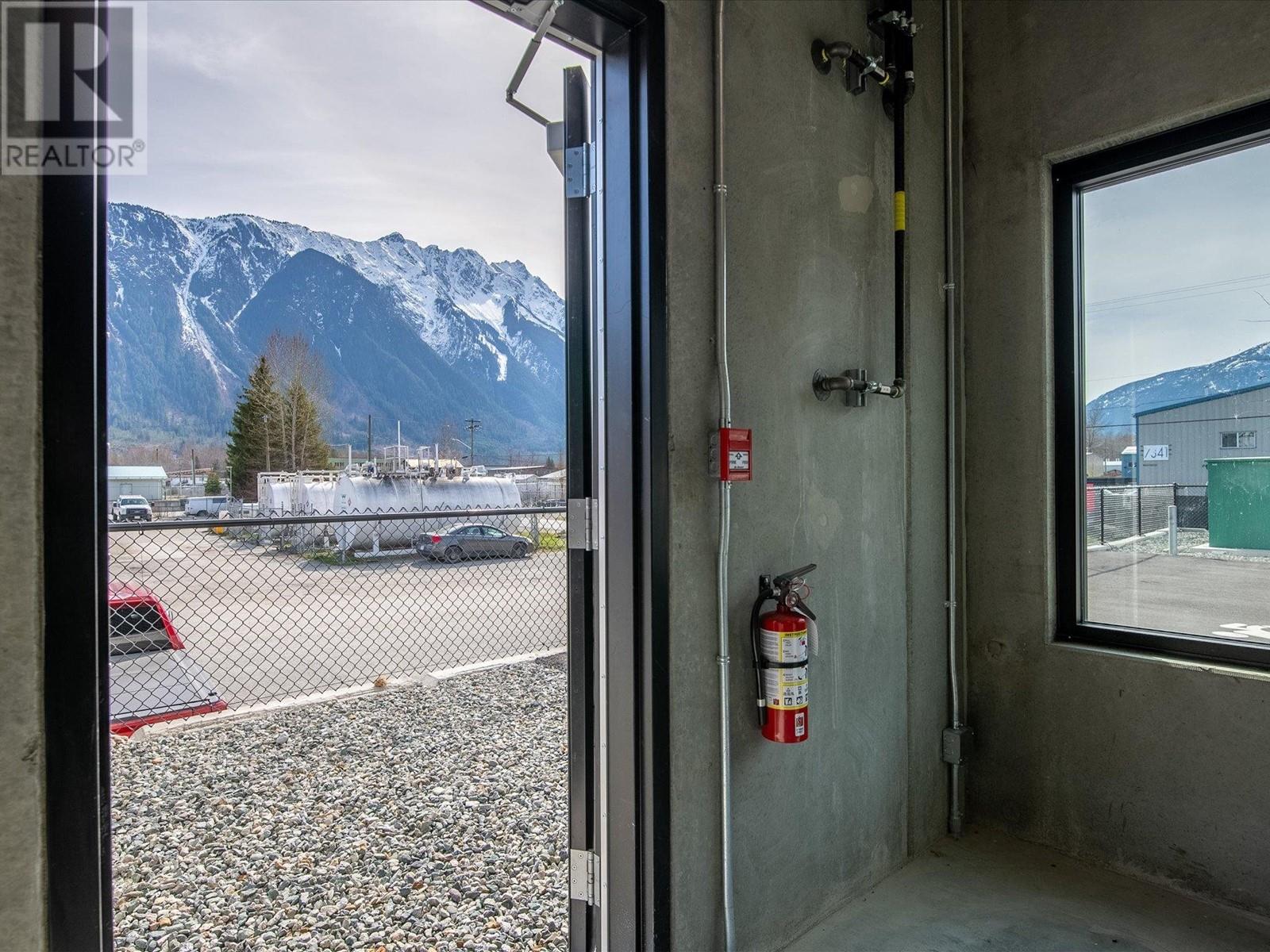 13 7342 Industrial Way Property Photo 33