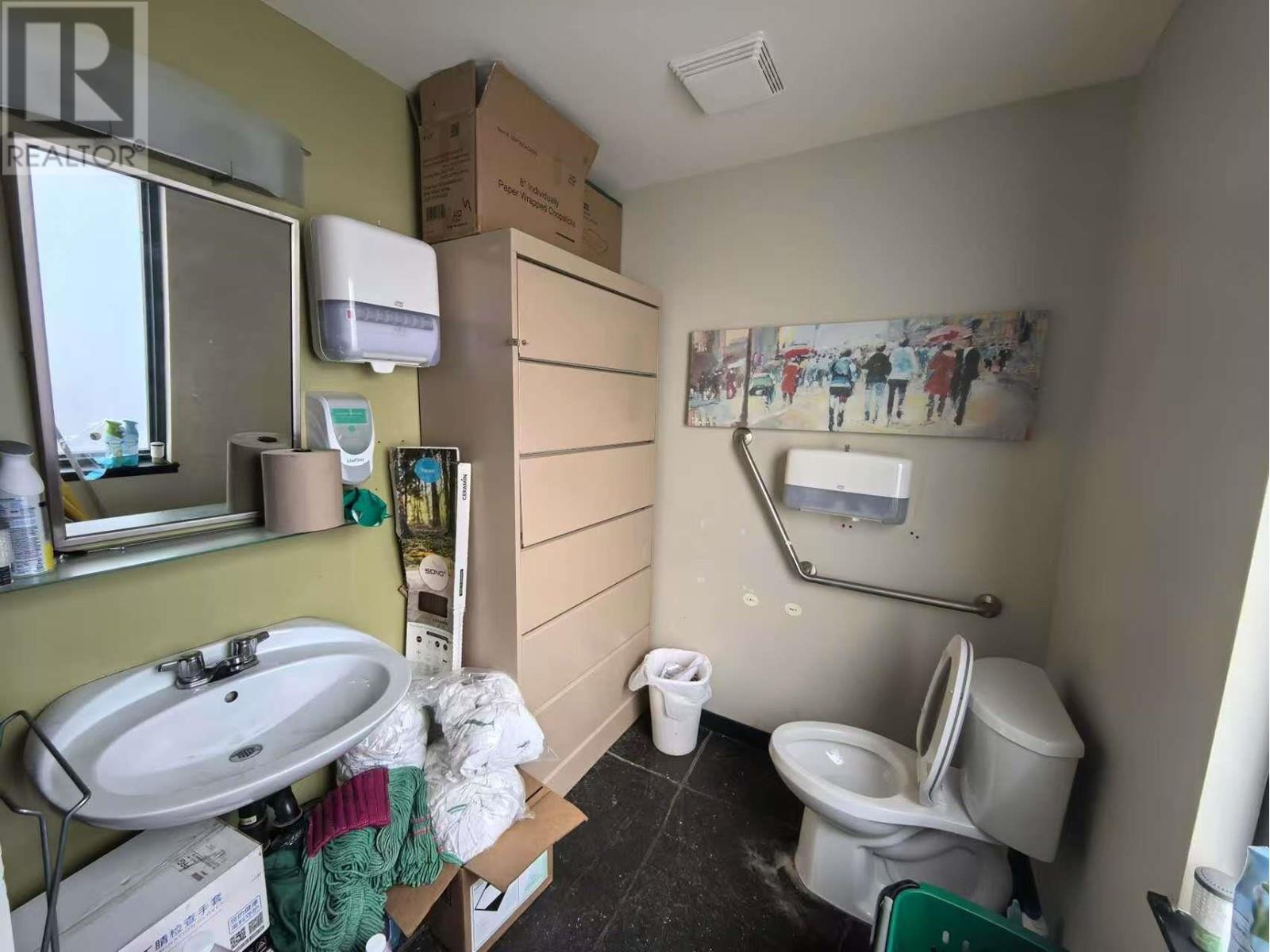 3188 Macdonald Street Property Photo 12