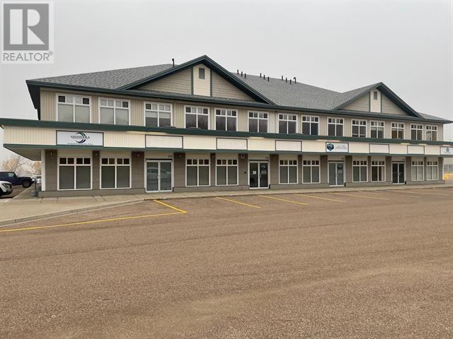 101 5415 W 51 AVENUE Property Photo 1