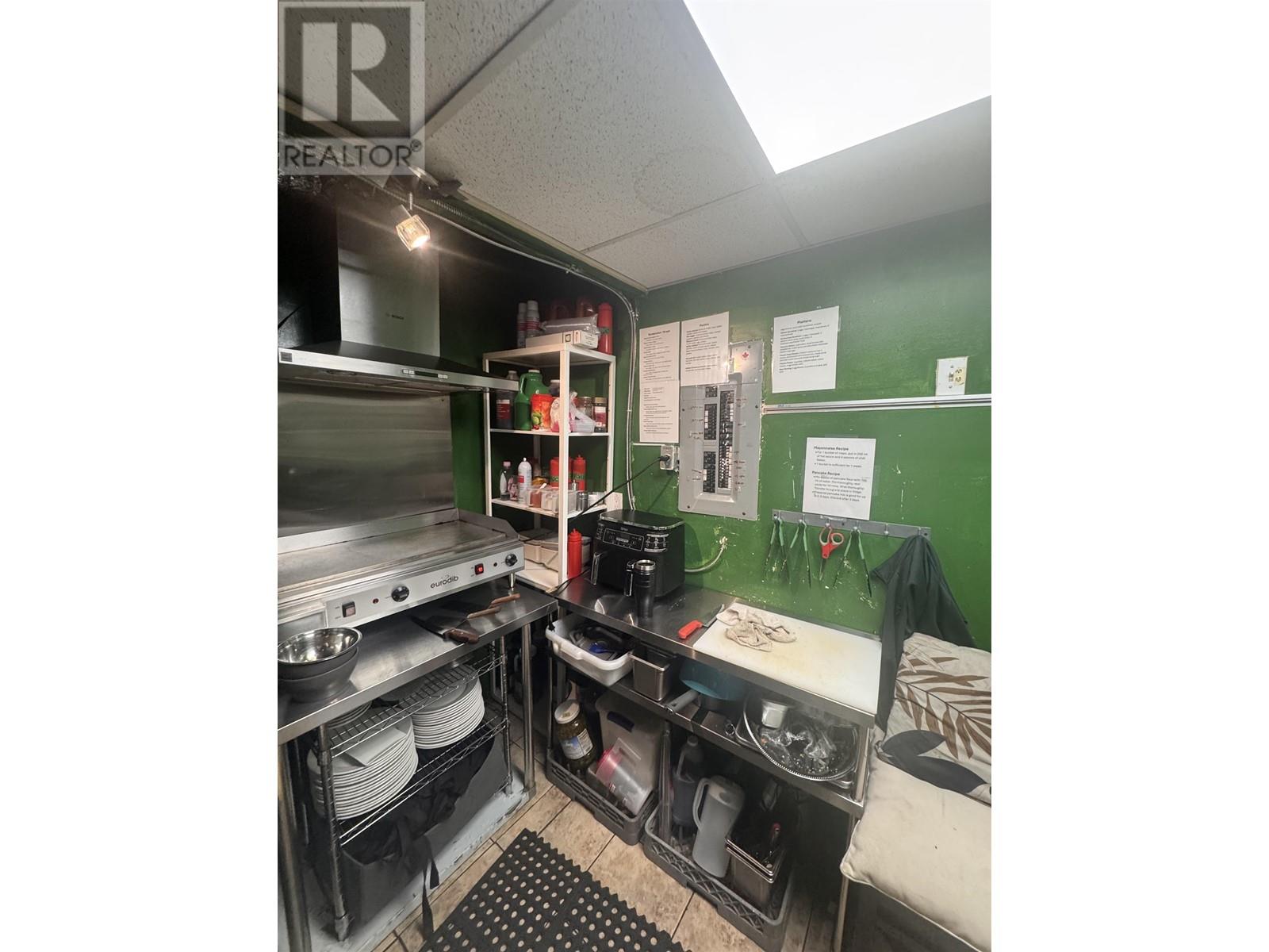 4697 Kingsway Street Property Photo 11