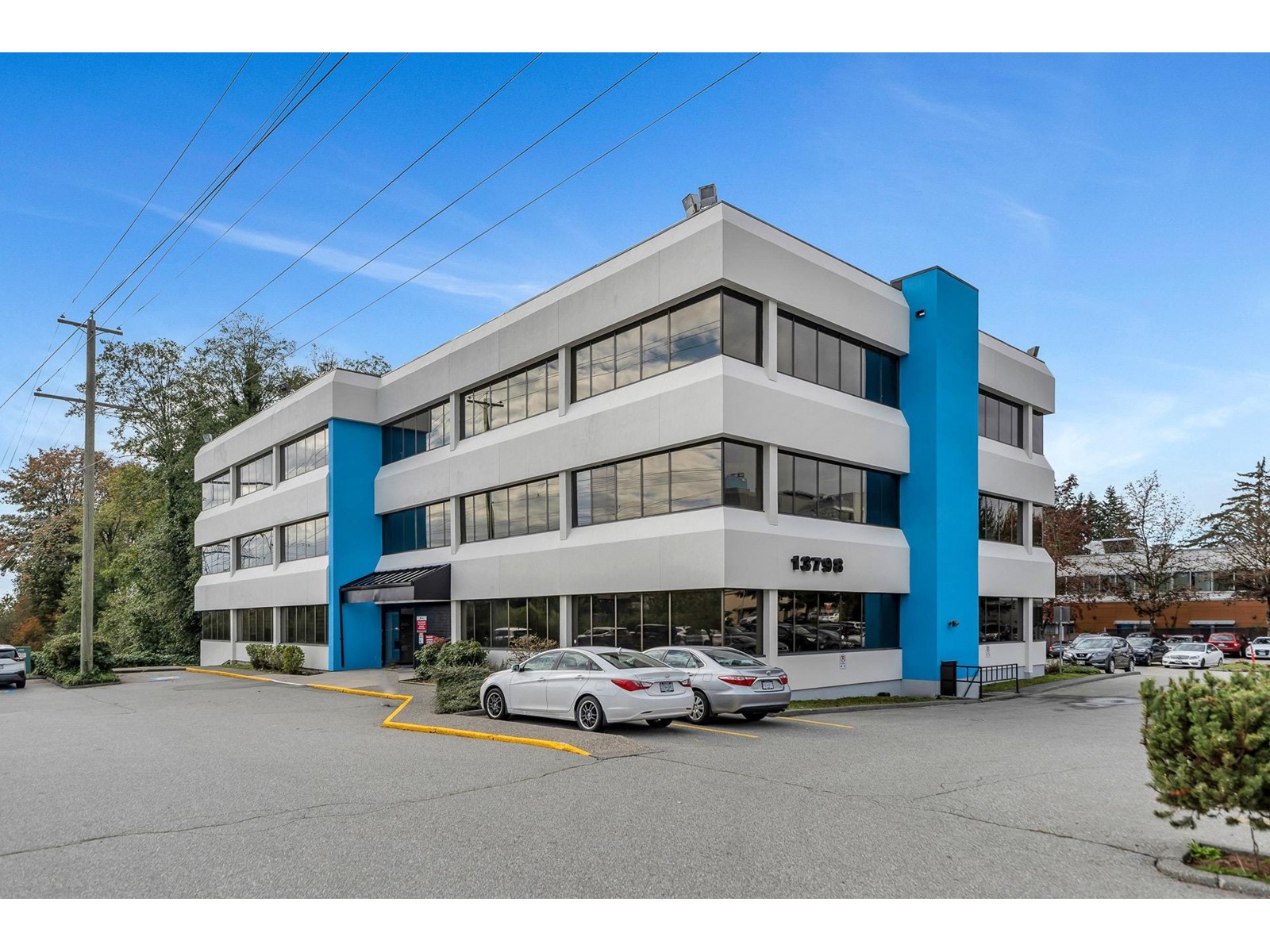 207 13798 94A AVENUE Property Photo 1