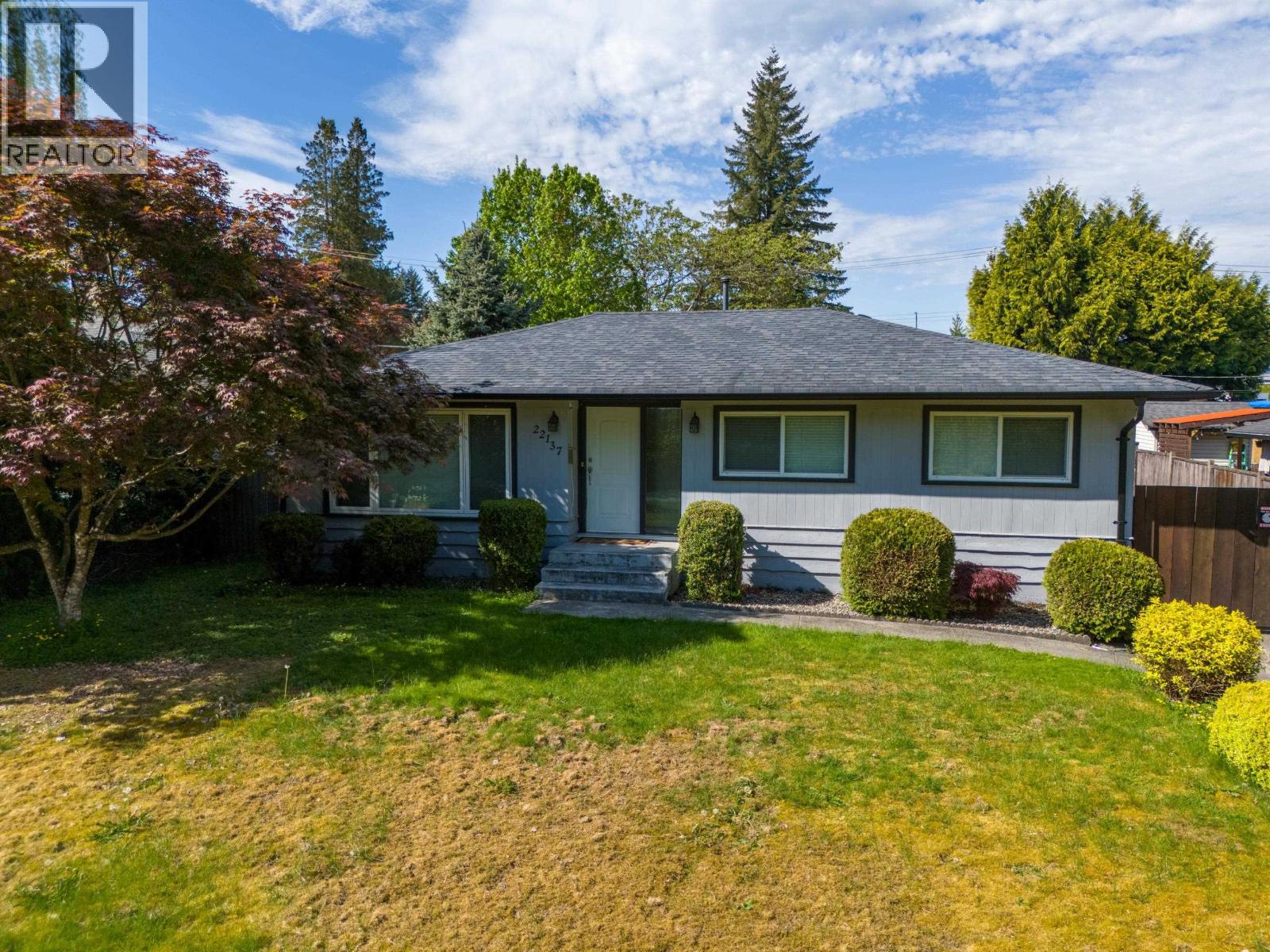 22137 Cliff Avenue Property Photo 10