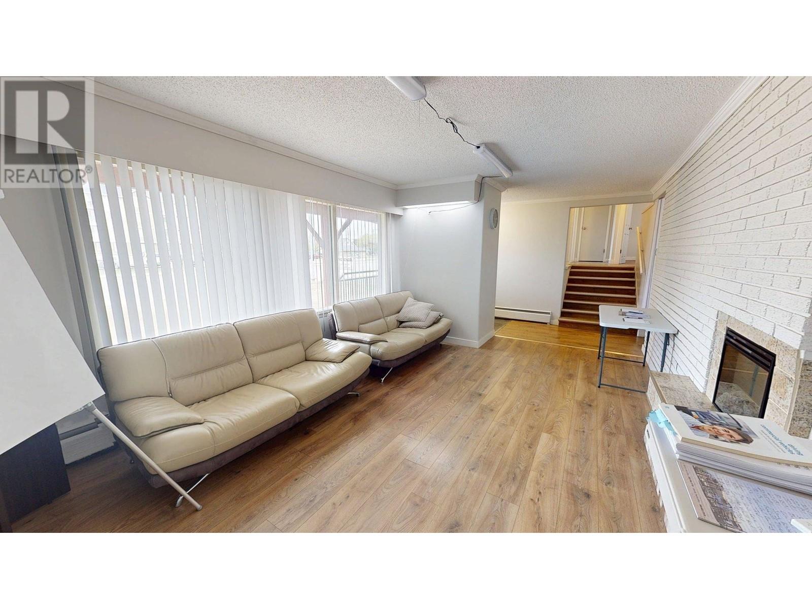 8903 100 Avenue Property Photo 4