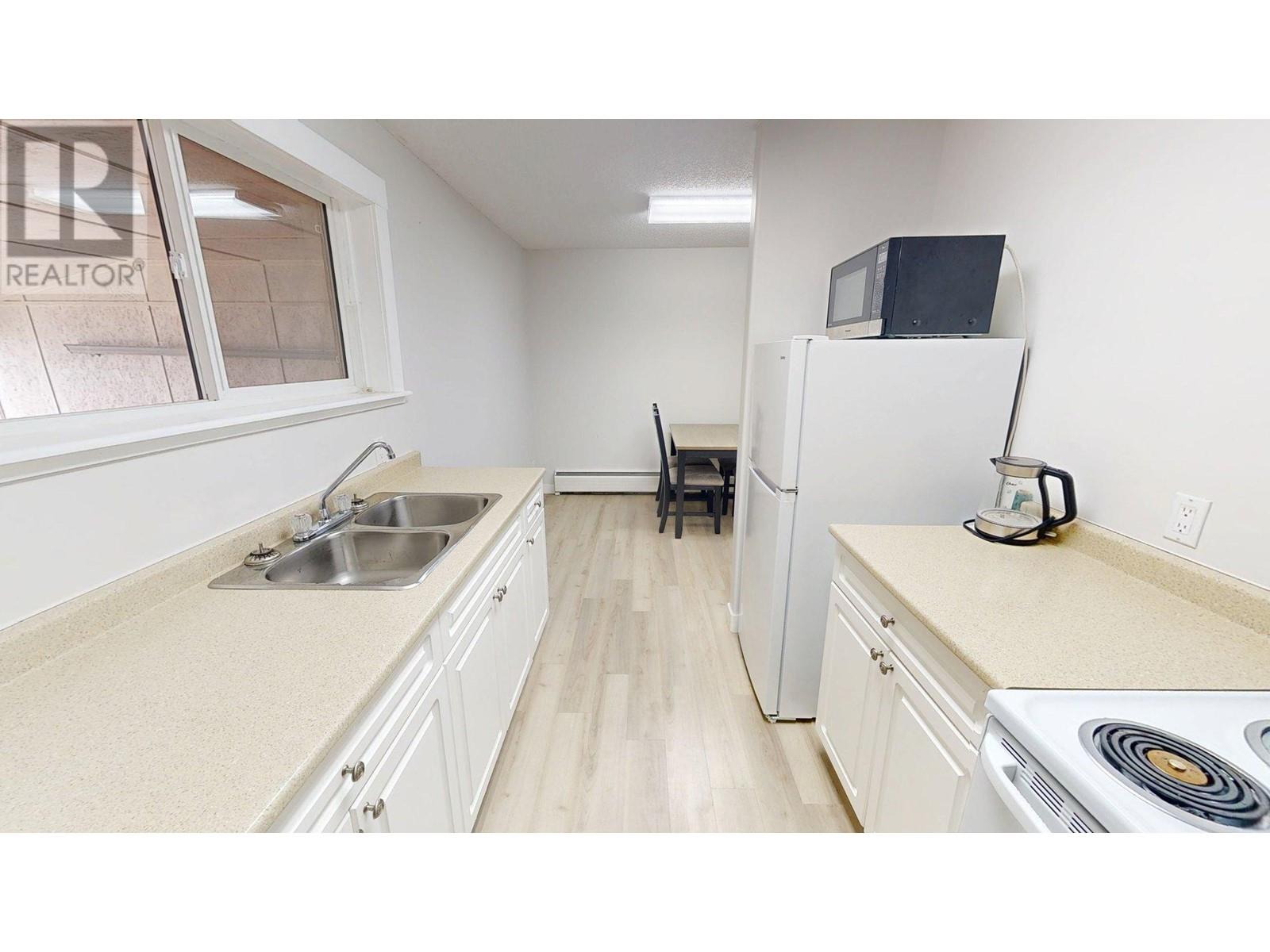 8903 100 Avenue Property Photo 6