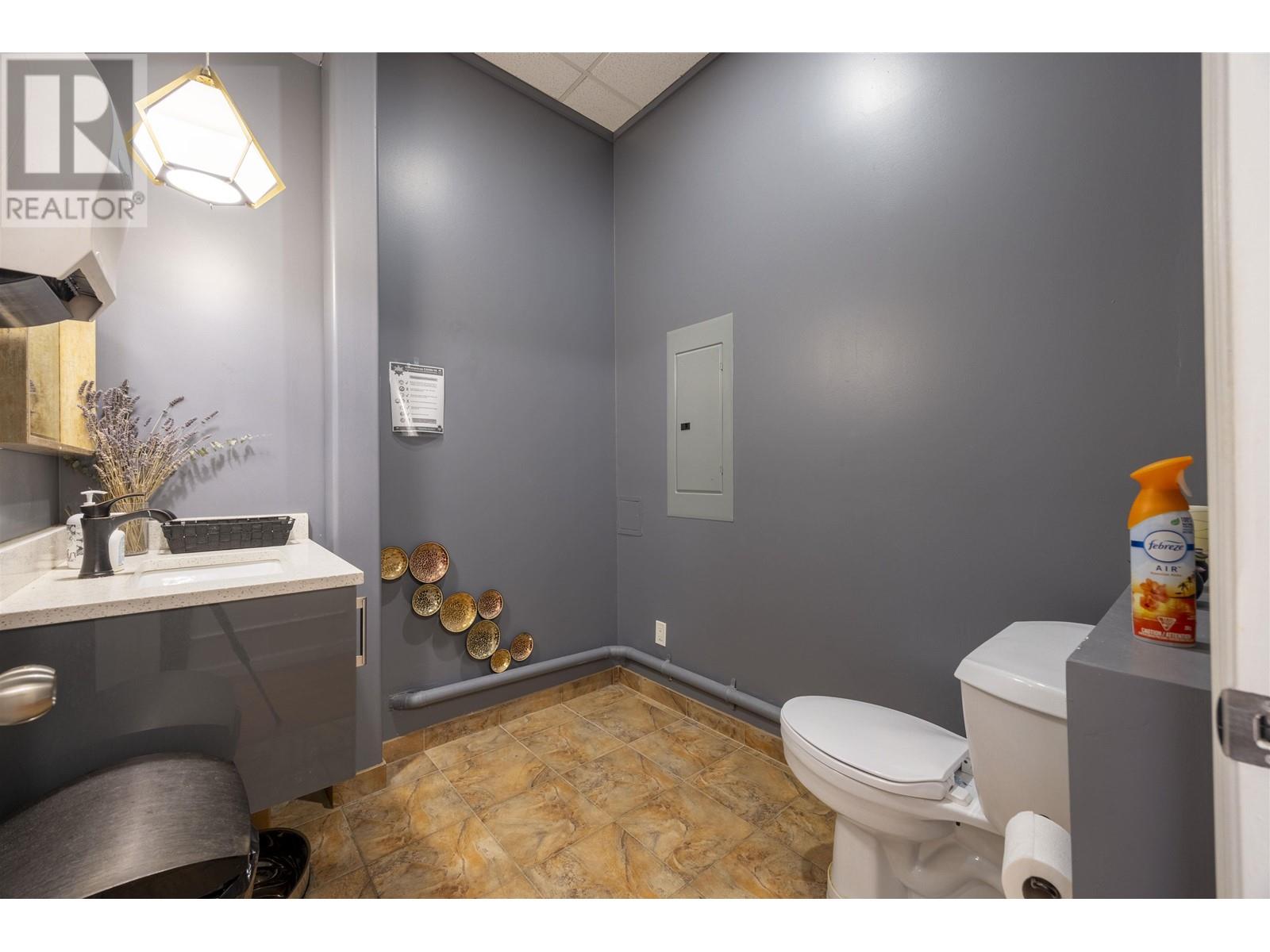 101 6983 Kingsway Property Photo 16