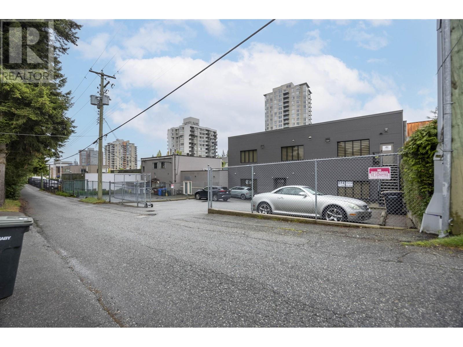 101 6983 Kingsway Property Photo 17