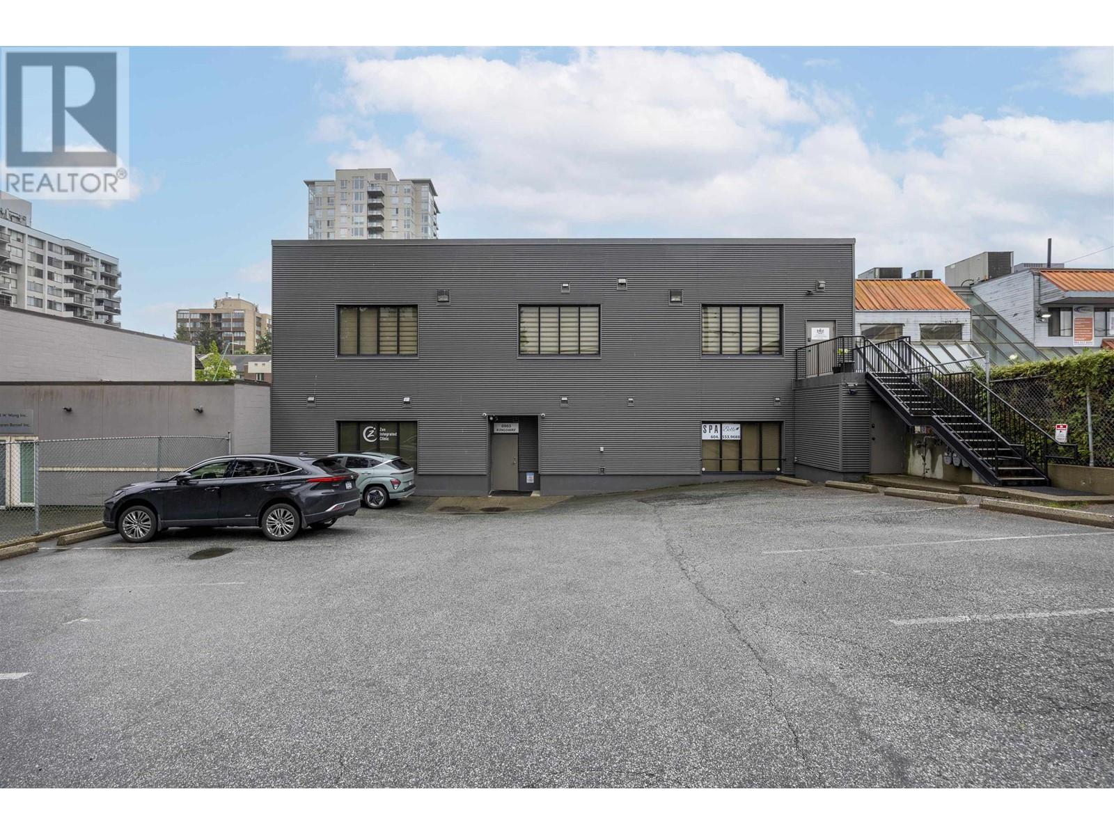 101 6983 Kingsway Property Photo 18