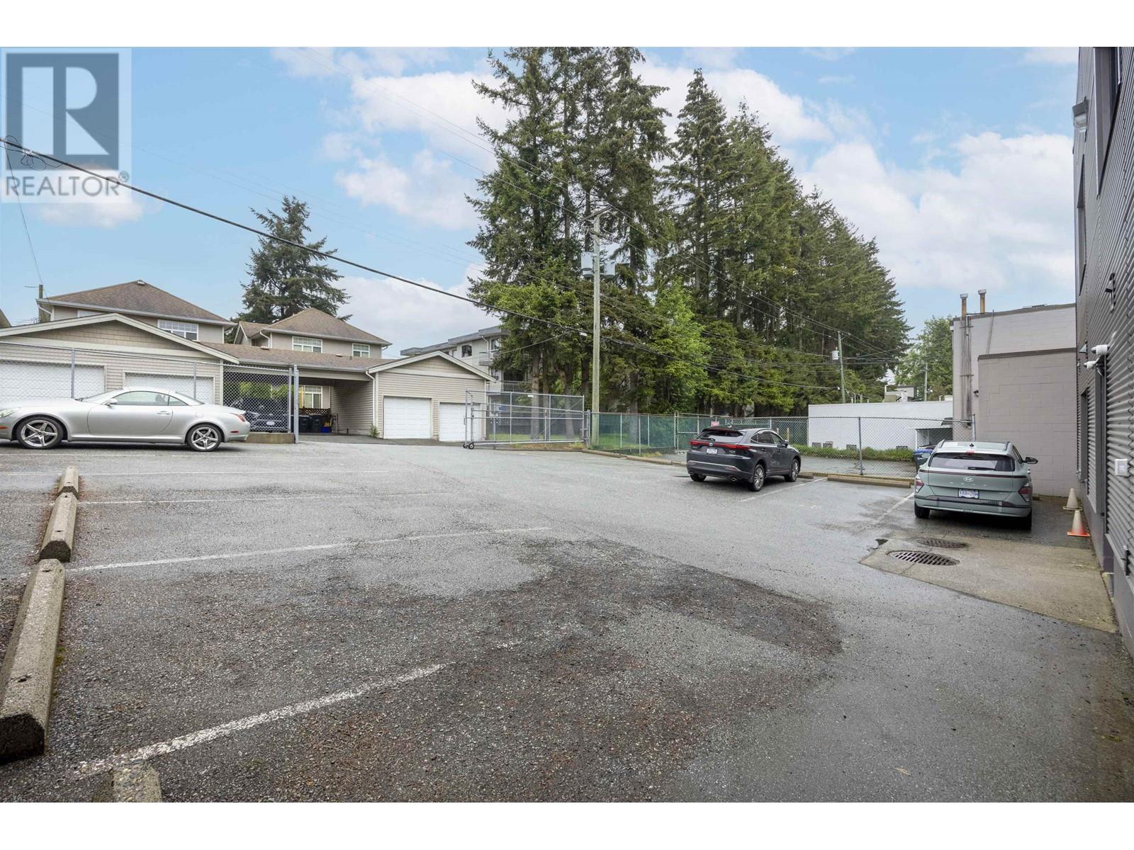 101 6983 Kingsway Property Photo 20